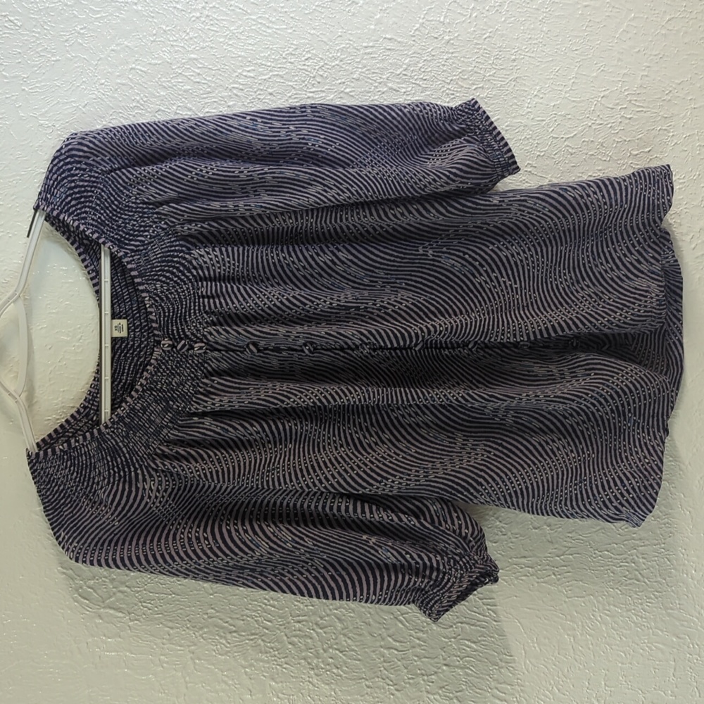 Banana republic | Beautiful flowy over sized xs blouse
